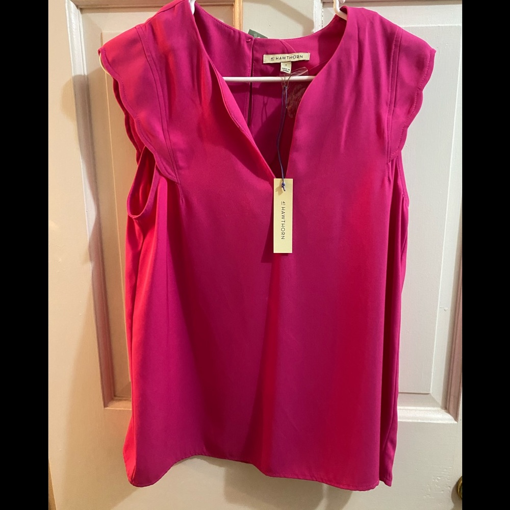 NWT 41Hawthorne pink scalloped cap sleeve top
